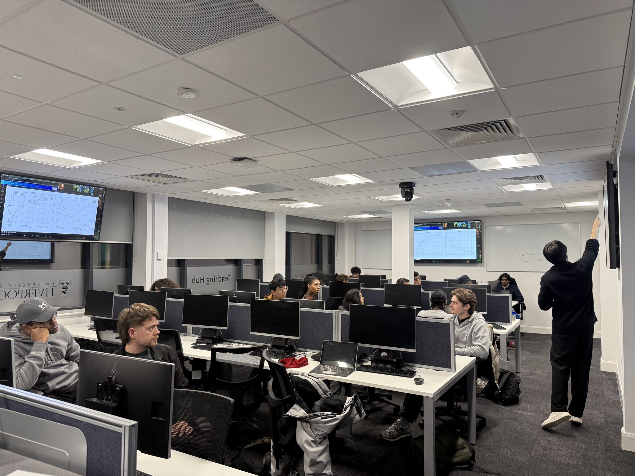 Andy Su teaches Python.